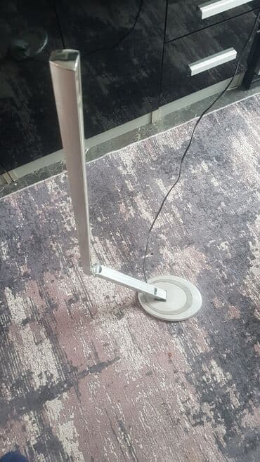 Stona LED lampa – aluminijumska, sklopiva, sa okruglom bazom - na lalafo.rs Stona LED lampa – aluminijumska, sklopiva, sa okruglom bazom -