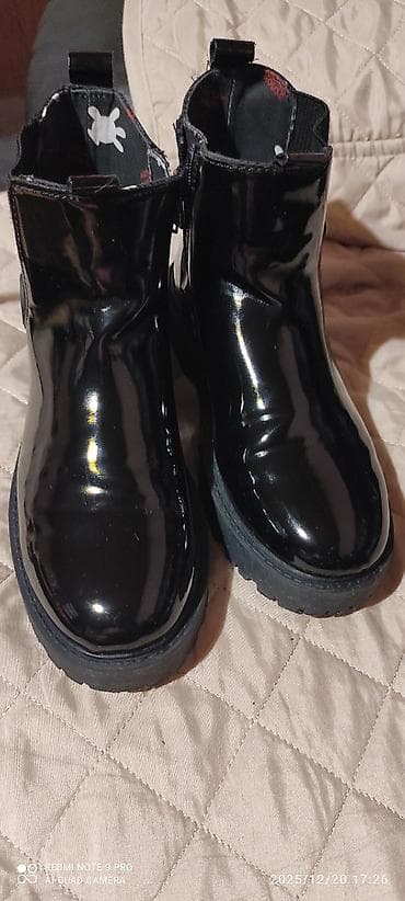 Dečje lakovane čizmice – crne, sa motivima Mickey/Minnie Mous na lalafo.rs Dečje lakovane čizmice – crne, sa motivima Mickey/Minnie Mous