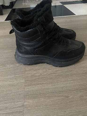 Zimske visoke patike/čizme – crne - Model: visoke patike sa pertlama at lalafo.rs — 2 Zimske visoke patike/čizme – crne - Model: visoke patike sa pertlama — 2