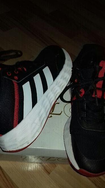 Adidas patike za decaka u dobrom stanju. Ostecenja se vide na slikama na lalafo.rs — 7 Adidas patike za decaka u dobrom stanju. Ostecenja se vide na slikama — 7