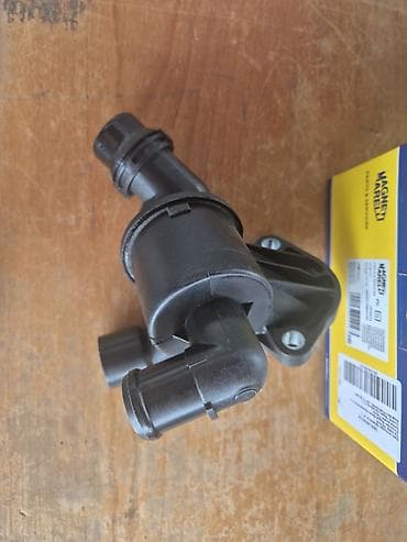 Termostat Audi A6 C7 Audi Q5 Audi A5 Audi A6 C6 Audi A4 B8 2,0 D - na lalafo.rs Termostat Audi A6 C7 Audi Q5 Audi A5 Audi A6 C6 Audi A4 B8 2,0 D -