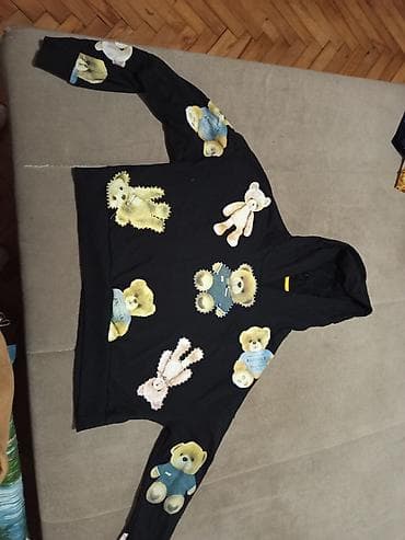 Krop topovi sa rukavima. Motivima dominiraju medvedi različitih boja i na lalafo.rs Krop topovi sa rukavima. Motivima dominiraju medvedi različitih boja i