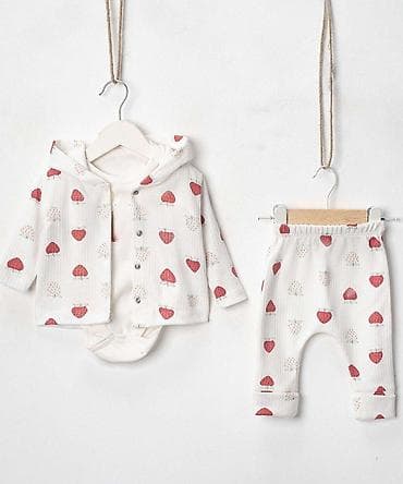 Trodeleni komplet za bebe – jaknica sa kapuljačom, bodi i pantalonice na lalafo.rs Trodeleni komplet za bebe – jaknica sa kapuljačom, bodi i pantalonice