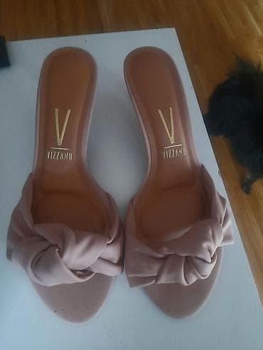 Prodaja i slanje samo do subote Vizzano ženske papuce sandale - na lalafo.rs — 1 Prodaja i slanje samo do subote Vizzano ženske papuce sandale - — 1