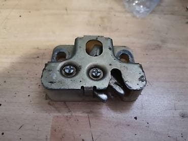 zenske original guess: Brava i držač zadnje haube lada 2105,2107 riva. Imam tri komada na lalafo.rs — 2 zenske original guess: Brava i držač zadnje haube lada 2105,2107 riva. Imam tri komada — 2