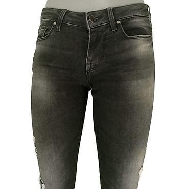 Farmerke guess, vel. M/40, skinny low marka: guess veličina: m/40 na lalafo.rs — 6 Farmerke guess, vel. M/40, skinny low marka: guess veličina: m/40 — 6