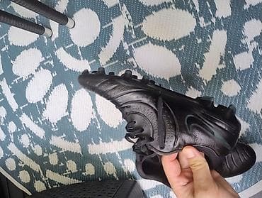 Sports & Leisure: Crne kopačke Nike Tiempo sa kramponima, dizajnirane za fudbal na at lalafo.rs — 5 Sports & Leisure: Crne kopačke Nike Tiempo sa kramponima, dizajnirane za fudbal na — 5