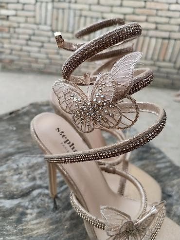 Sandale br 37
Jednom nosene na lalafo.rs — 5 Sandale br 37
Jednom nosene — 5