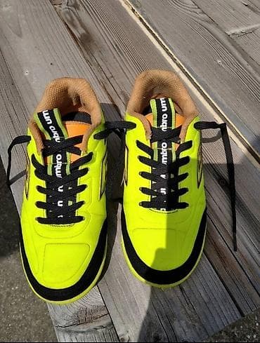 Umbro patike za fudbal br. 31,kao nove na lalafo.rs — 4 Umbro patike za fudbal br. 31,kao nove — 4