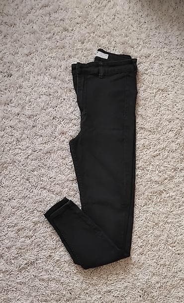 Bershka i Sinsay pantalone/ helanke. Velicina 38. Cena po komadu at lalafo.rs — 1 Bershka i Sinsay pantalone/ helanke. Velicina 38. Cena po komadu — 1