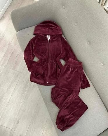 Ženski plišani komplet trenerke – gornji deo sa kapuljačom i donji deo na lalafo.rs — 2 Ženski plišani komplet trenerke – gornji deo sa kapuljačom i donji deo — 2