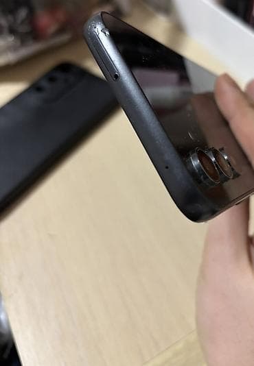 Samsung Galaxy S21 – crni - Ekran: Dynamic AMOLED 2X, ravna prednja at lalafo.rs — 1 Samsung Galaxy S21 – crni - Ekran: Dynamic AMOLED 2X, ravna prednja — 1