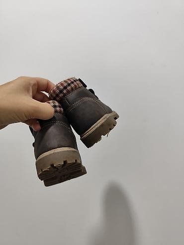 Cipele kao nove 24 1200 dinara čizme 23 1200 dinara patofne slabo na lalafo.rs — 2 Cipele kao nove 24 1200 dinara čizme 23 1200 dinara patofne slabo — 2