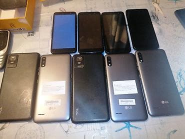 Lot pametnih telefona – različiti brendovi i modeli Sadržaj lota na lalafo.rs — 1 Lot pametnih telefona – različiti brendovi i modeli Sadržaj lota — 1