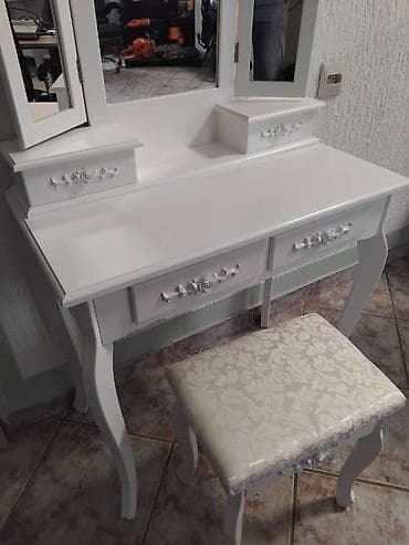 Sto za šminkanje Donna - BESPLATNA DOSTAVA Opis: Sto za Šminkanje na lalafo.rs — 4 Sto za šminkanje Donna - BESPLATNA DOSTAVA Opis: Sto za Šminkanje — 4