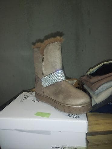 Ugg obuća 38, bоја - Bež na lalafo.rs — 1 Ugg obuća 38, bоја - Bež — 1