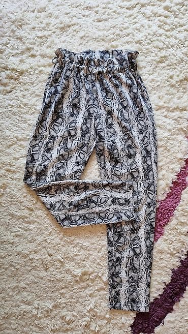 pantalone butiku ali: Pantalone L velicine, pune elastina
savrsene
Jednom nosene na lalafo.rs — 4 pantalone butiku ali: Pantalone L velicine, pune elastina
savrsene
Jednom nosene — 4