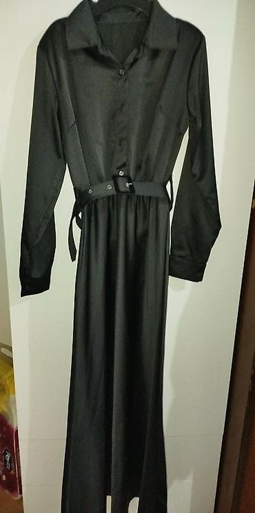 Crna duga haljina košulja-kroja sa dugim rukavima i kragnom. Prednji na lalafo.rs Crna duga haljina košulja-kroja sa dugim rukavima i kragnom. Prednji