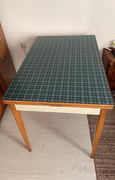 cepaci za drva: Trpezarijski sto,puno drvo.Razvlaci se u duzinu.Duzina stola na lalafo.rs — 1 cepaci za drva: Trpezarijski sto,puno drvo.Razvlaci se u duzinu.Duzina stola — 1