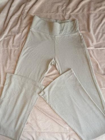 pantalone butiku ali: Bershka zvonarice xs al su vise s jednom nosene na lalafo.rs — 3 pantalone butiku ali: Bershka zvonarice xs al su vise s jednom nosene — 3