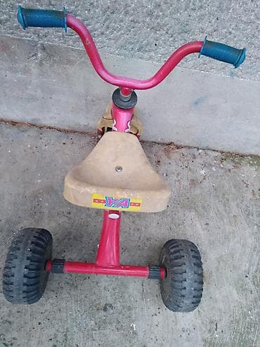 Kids' bicycles: Deciji triciklduz.oko 70,sir.oko 40,vis.sedista oko 32 cm.Bez at lalafo.rs — 2 Kids' bicycles: Deciji triciklduz.oko 70,sir.oko 40,vis.sedista oko 32 cm.Bez — 2