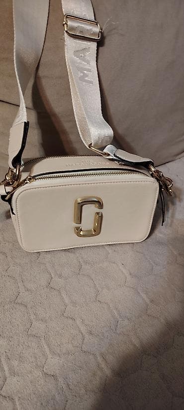 Marc Jacobs “The Snapshot” torbica preko ramena - Model: The Snapshot at lalafo.rs — 1 Marc Jacobs “The Snapshot” torbica preko ramena - Model: The Snapshot — 1