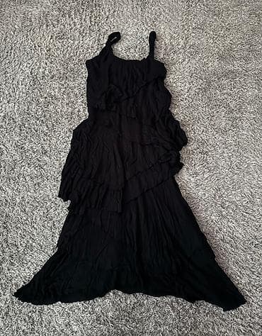 Haljinica do ispod kolena,neprovidna.Odgovara za M i L.Cela u riševe at lalafo.rs Haljinica do ispod kolena,neprovidna.Odgovara za M i L.Cela u riševe