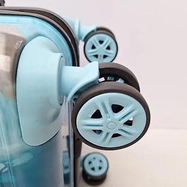 dve suknje po: Dečiji kofer na točkiće – motiv ledene princeze - Tvrda školjka sa at lalafo.rs — 3 dve suknje po: Dečiji kofer na točkiće – motiv ledene princeze - Tvrda školjka sa — 3