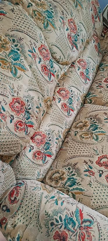 Antique Sofas: Dvosed,trosed i fotelja.Naslonjač sa drvenim ramom i tapacirungom u at lalafo.rs — 6 Antique Sofas: Dvosed,trosed i fotelja.Naslonjač sa drvenim ramom i tapacirungom u — 6