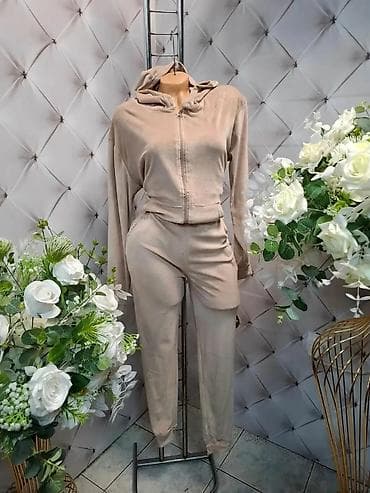 Ženski komplet trenerke od mekane somot/velur tkanine. Više veličina at lalafo.rs — 1 Ženski komplet trenerke od mekane somot/velur tkanine. Više veličina — 1