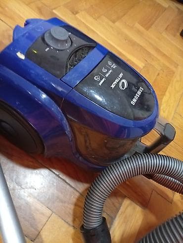 Irons: Samsung usisivač bez kese – Air Track ciklonska tehnologija - Tip at lalafo.rs — 1 Irons: Samsung usisivač bez kese – Air Track ciklonska tehnologija - Tip — 1