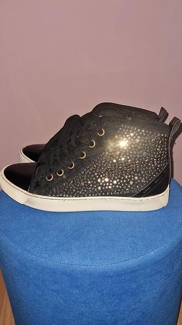 BullBoxer patike u broju 38, jednom nosene na lalafo.rs — 2 BullBoxer patike u broju 38, jednom nosene — 2