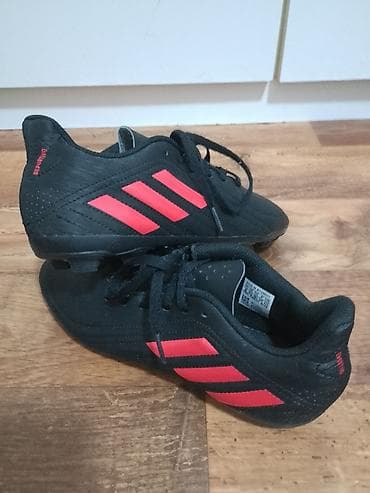 Adidas kopačke za veštačku travu / teren sa gumom (TF) - Model sa at lalafo.rs — 1 Adidas kopačke za veštačku travu / teren sa gumom (TF) - Model sa — 1