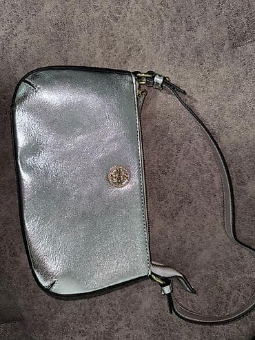 Srebrna ženska torbica preko ramena (baguette stil) - Materijal at lalafo.rs — 1 Srebrna ženska torbica preko ramena (baguette stil) - Materijal — 1