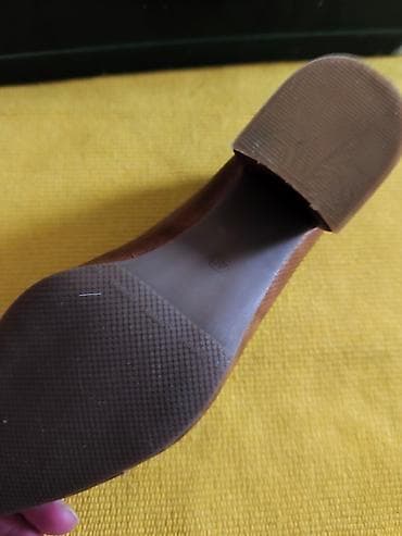 Ženske salonke – braon - Klasičan model sa zaobljenim izrezom i blago na lalafo.rs — 6 Ženske salonke – braon - Klasičan model sa zaobljenim izrezom i blago — 6