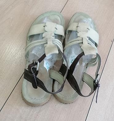 prsluk jaknica mango u: Par sandala sa kaiševima u svetloj nijansi i tamnobraon detaljima at lalafo.rs — 3 prsluk jaknica mango u: Par sandala sa kaiševima u svetloj nijansi i tamnobraon detaljima — 3