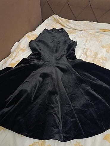 Crna somotska haljina bez rukava – Zara - Materijal: mekani somot sa na lalafo.rs — 2 Crna somotska haljina bez rukava – Zara - Materijal: mekani somot sa — 2