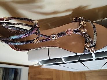 Nove sandale broj 39. Iz uvoza, kvalitetne. Sa puno ukrasnih na lalafo.rs — 3 Nove sandale broj 39. Iz uvoza, kvalitetne. Sa puno ukrasnih — 3