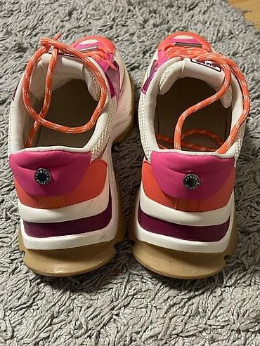 Patike Steve Madden Possession u kombinaciji fuksija, narandžaste i na lalafo.rs — 2 Patike Steve Madden Possession u kombinaciji fuksija, narandžaste i — 2