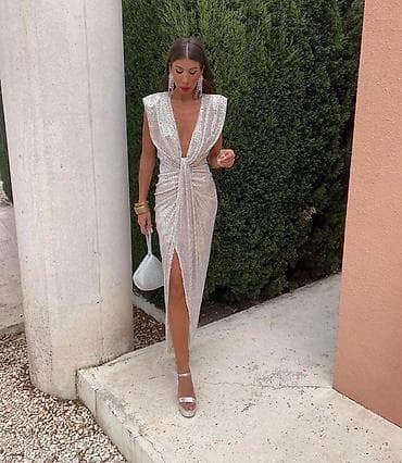 ✨Elegantna svečana haljina sa šljokicama
3200 din na lalafo.rs — 2 ✨Elegantna svečana haljina sa šljokicama
3200 din — 2