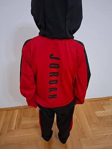 Dečiji trenerka komplet sa kapuljačom Dostupne veličine: 4, 6, 8, 10 at lalafo.rs — 2 Dečiji trenerka komplet sa kapuljačom Dostupne veličine: 4, 6, 8, 10 — 2