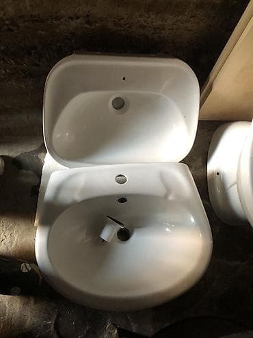 dve suknje po: Kupatilski set – sanitarije od bele keramike - Set uključuje: podni at lalafo.rs — 1 dve suknje po: Kupatilski set – sanitarije od bele keramike - Set uključuje: podni — 1