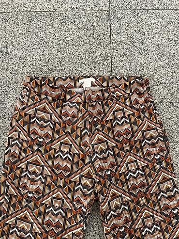kom sa etiketom: SNIŽENO!! H&M ženske pantalone sa etno/geomtrijskim printom - at lalafo.rs — 5 kom sa etiketom: SNIŽENO!! H&M ženske pantalone sa etno/geomtrijskim printom - — 5