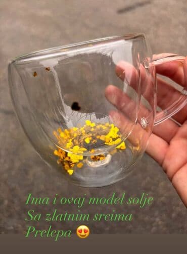 Staklena šolja sa zlatnim srcima - Providno staklo sa elegantnim na lalafo.rs Staklena šolja sa zlatnim srcima - Providno staklo sa elegantnim