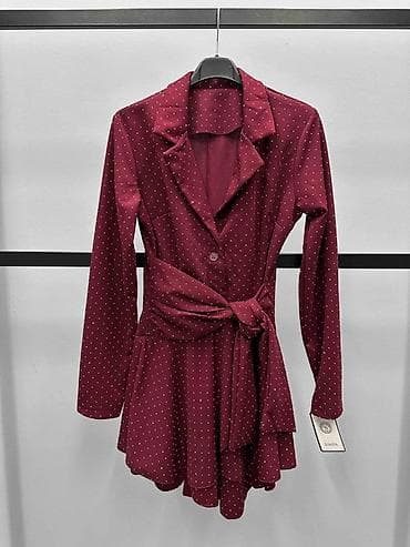 💫Žensko mini haljina-sako u bordo boji sa sitnim belim tufnama. ✅3300 na lalafo.rs — 2 💫Žensko mini haljina-sako u bordo boji sa sitnim belim tufnama. ✅3300 — 2