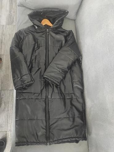 Duga crna zimska jakna sa kapuljačom Velicina Mi ali moze i S i L na lalafo.rs Duga crna zimska jakna sa kapuljačom Velicina Mi ali moze i S i L