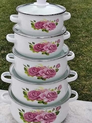 Set sadrži pet šerpi sa poklopcima. Prečnici šerpi su 16, 18, 20, 22 at lalafo.rs — 1 Set sadrži pet šerpi sa poklopcima. Prečnici šerpi su 16, 18, 20, 22 — 1