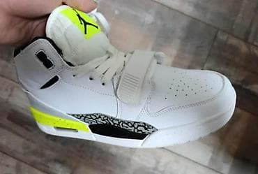 Sportske patike – visok model sa kombinovanim vezivanjem - Dizajn na lalafo.rs — 2 Sportske patike – visok model sa kombinovanim vezivanjem - Dizajn — 2