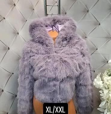 Ženska kratka jakna od veštačkog krzna sa kapuljačom - Model at lalafo.rs — 1 Ženska kratka jakna od veštačkog krzna sa kapuljačom - Model — 1