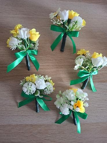 Ručne izrađene reverne cvetne dekoracije (boutonniere) - Set malih na lalafo.rs — 2 Ručne izrađene reverne cvetne dekoracije (boutonniere) - Set malih — 2